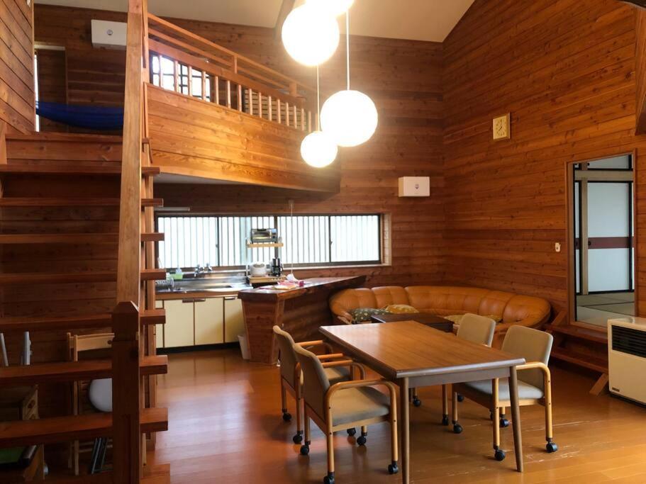 北軽井沢の貸別荘一棟貸し切り-庭とウッドデッキつき Azumaiokozan Extérieur photo