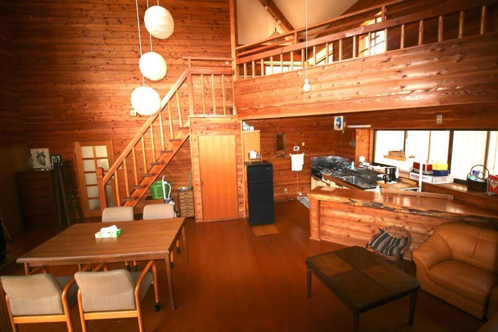 北軽井沢の貸別荘一棟貸し切り-庭とウッドデッキつき Azumaiokozan Extérieur photo