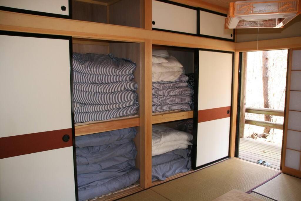 北軽井沢の貸別荘一棟貸し切り-庭とウッドデッキつき Azumaiokozan Extérieur photo